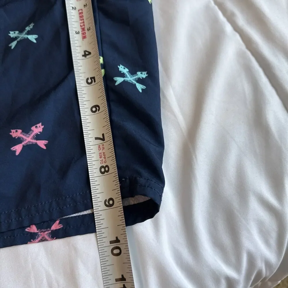 Vineyard Vines Board Shorts Men's Sz 33 Navy Blue All Over Print Fish Bones Swim